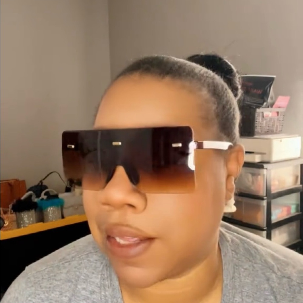 Chic Oversized Gradient Sunglasses